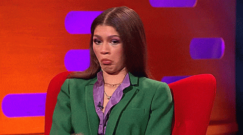 Zendaya Taking Notes GIF - Zendaya Taking Notes Graham Norton Show GIFs